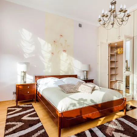 Frey Homes Old Town Apartman